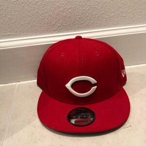 Cincinnati Reds Red Snapback Cap with White Logo